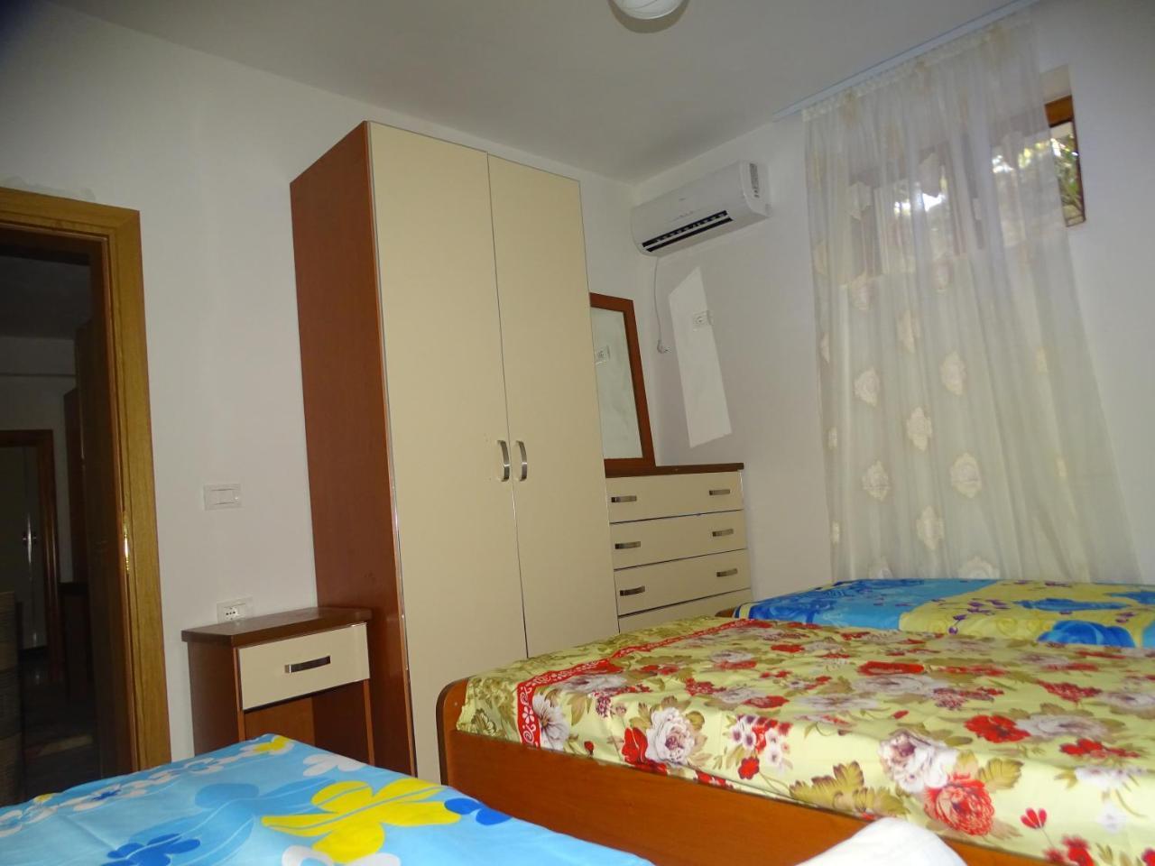 Guesthouse Hlias Gloria เบราท ภายนอก รูปภาพ