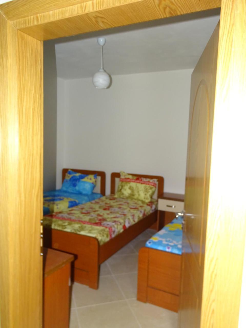 Guesthouse Hlias Gloria เบราท ภายนอก รูปภาพ