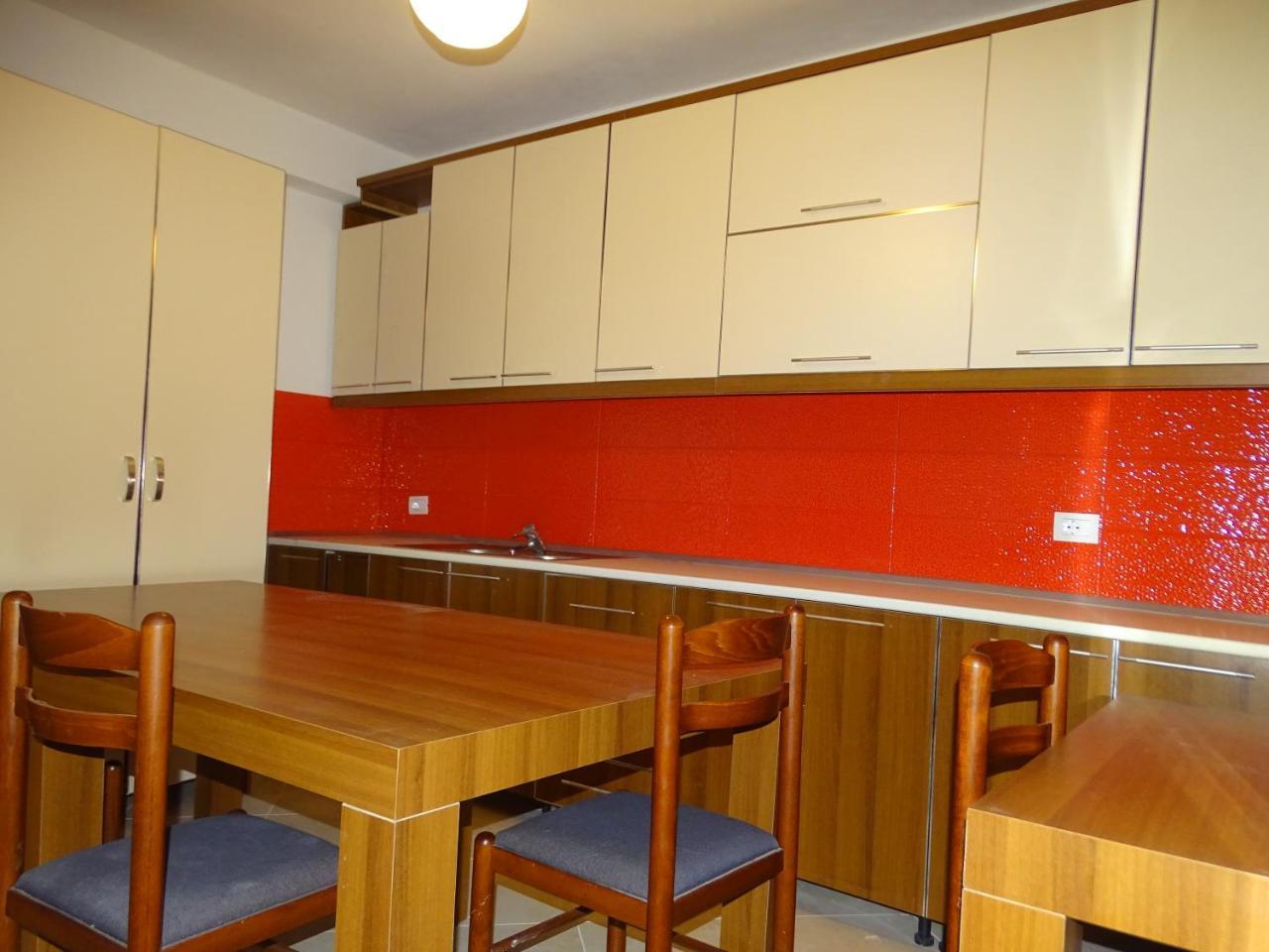 Guesthouse Hlias Gloria เบราท ภายนอก รูปภาพ