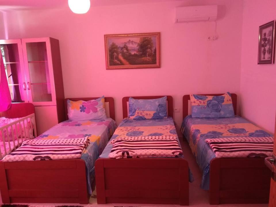 Guesthouse Hlias Gloria เบราท ภายนอก รูปภาพ