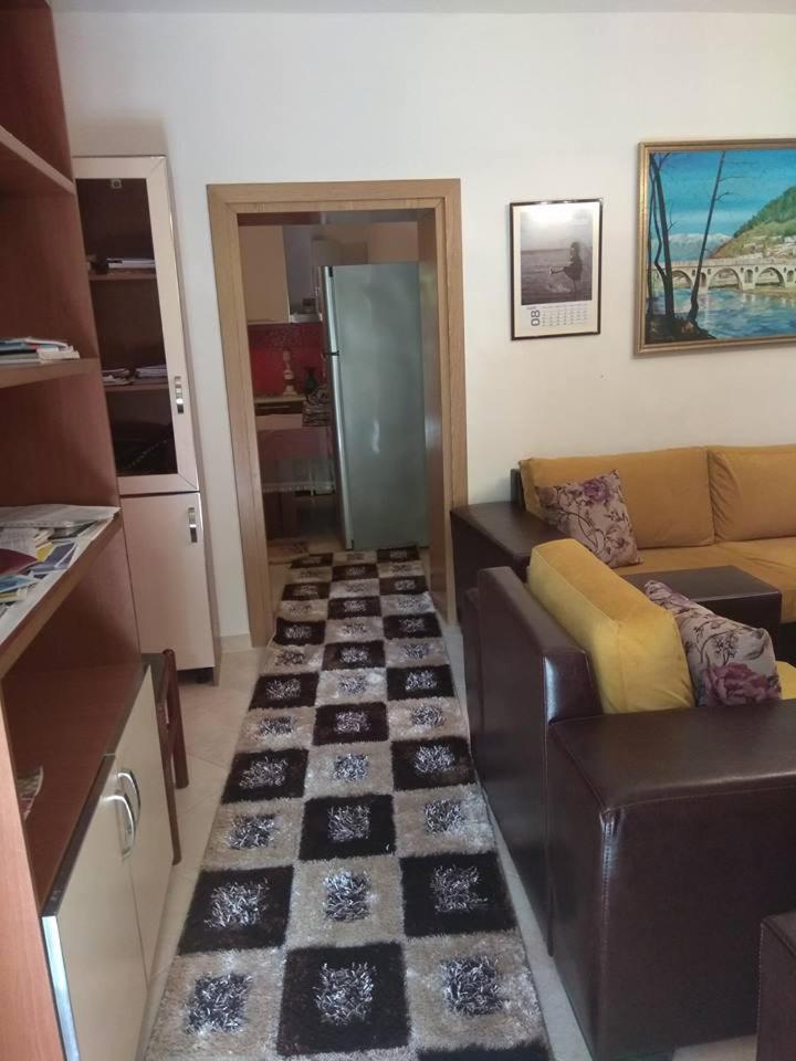 Guesthouse Hlias Gloria เบราท ภายนอก รูปภาพ